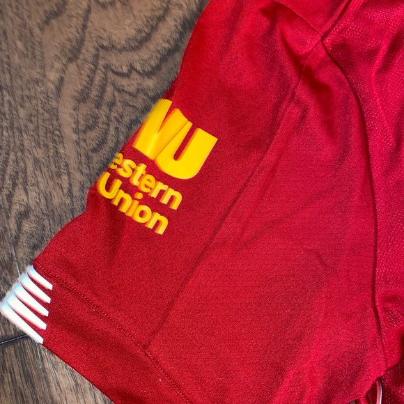 Liverpool Jersey Home Kit 2019/2020 - Picture 6 of 9